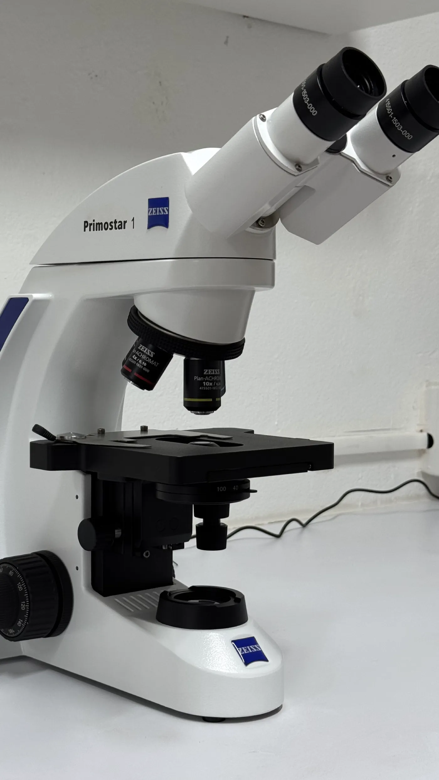 Microscopio Zeiss Primostar